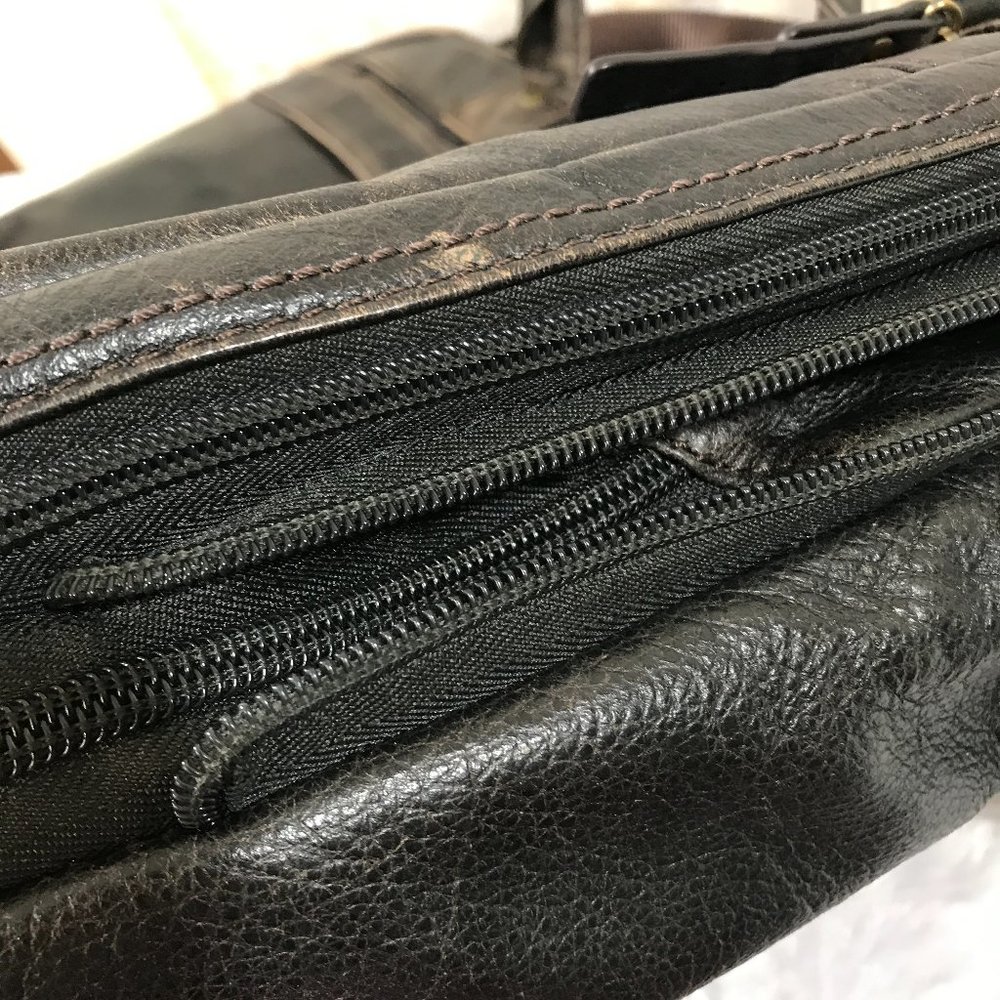 Wilsons Leather Black Rivet Distressed Leather bag - Picture 11 of 13